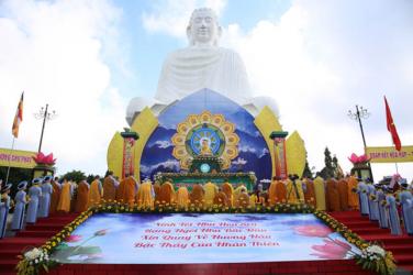 Phật giáo Đà Nẵng, Ninh Hòa trang nghiêm lễ Phật thành đạo