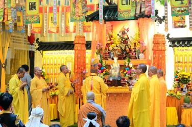 Trai đàn Chẩn tế - Trai tăng cúng dường cầu siêu chư hương linh tại chùa Bửu Đà.