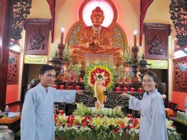 Lễ Tắm Phật PL:2559 - DL:2015 Tại Chùa Bửu Đà
