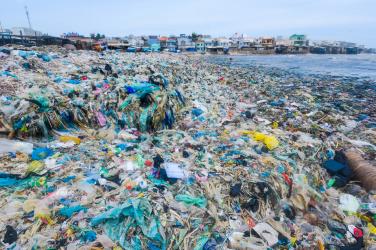 Hùng 'rác': Giờ đây, con người, dòng sông, đại dương đang oằn mình trong rác