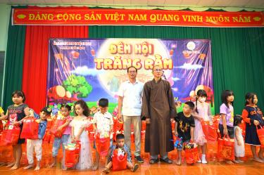 Chùa Bửu Đà: 1000 phần quà Trung Thu tại phường Hắc Dịch