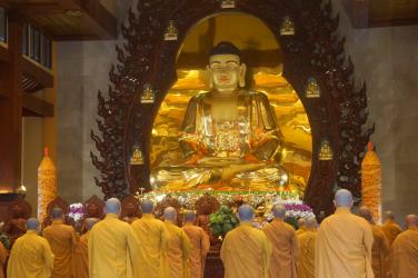 Vì sao Phật giáo 'đứng vững' trong tâm linh đông đảo người dân Việt?