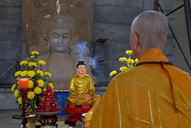 Lễ cung thỉnh tôn tượng Đức Bổn Sư an trí trong chánh điện Học viện Phật giáo VN tại TP.HCM