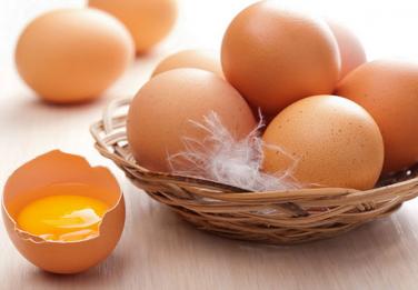Người ăn chay có được ăn trứng gà công nghiệp không?