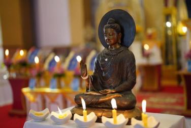 Cách lạy sám hối khi nhà chưa có bàn thờ Phật