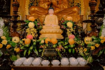 ĐÊM HOA ĐĂNG – KÍNH MỪNG NGÀY VÍA ĐỨC PHẬT THÍCH CA THÀNH ĐẠO