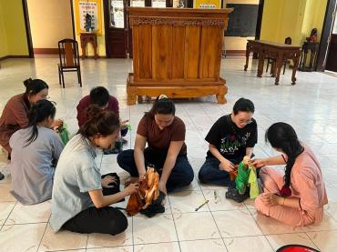 Những Nụ Cười Của Các Bạn Trẻ Ngày Phụng sự