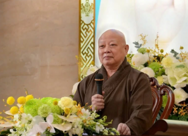 Hòa thượng Thích Lệ Trang nói về nguồn gốc, cách thức làm Lễ giao thừa và tục chọn người "xông đất" đầu năm