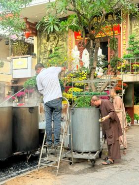 Chùa Bửu Đà: Nấu Bánh Tét Đón Xuân