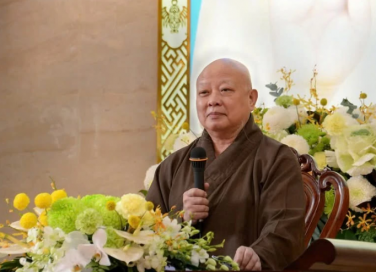 Hòa thượng Thích Lệ Trang nói về nguồn gốc, cách thức làm Lễ giao thừa và tục chọn người "xông đất" đầu năm