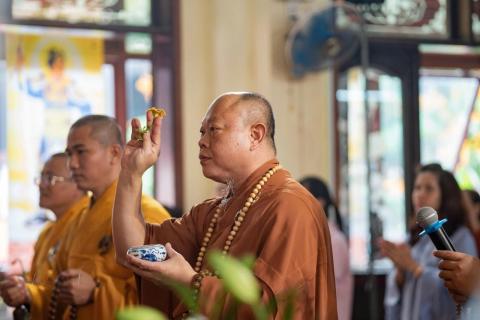 Hình ảnh khóa lễ tất niên - tiến cúng chư hương linh ký linh, ký tự, ký cốt 