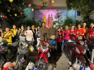 Quà Đêm Yêu Thương