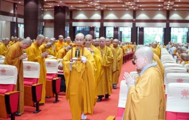 Hòa thượng Thích Lệ Trang và các phái đoàn GHPGVN TP.HCM thăm, sách tấn Tăng Ni các trường hạ tập trung