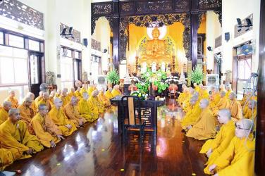 Lễ Bố tát - Tụng giới của chư Tăng tại chùa Bửu Đà