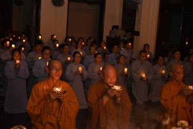 Chùm ảnh: Đêm hoa đăng vía A Di Đà 17/11/Giáp Thìn